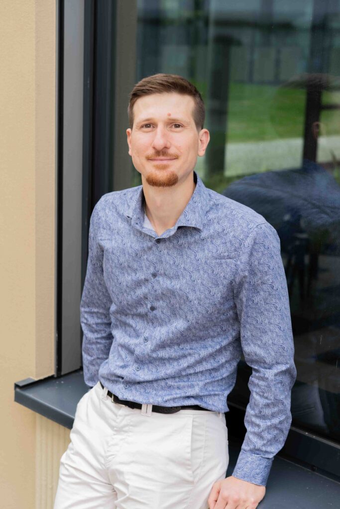 Lehrkraft Iurii Kravets